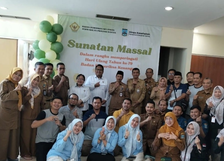 Kolaborasi UPT Puskesmas Baros dan BPK Perwakilan Provinsi Banten menyelenggarakan kegiatan Khitanan Massal  bagi anak-anak di sekitar wilayah Kantor Perwakilan