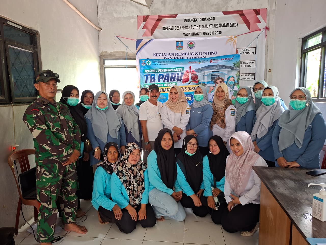 Tracing/Penemuan Kasus Tuberkulosis (TB) Paru yang terintegrasi dengan Cek Kesehatan Gratis (CKG) di Desa Sidamukti.